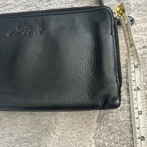 🌷Coach Black Leather Zip Around Wallet Clutch Minimal Chic - Picture 5 of 6